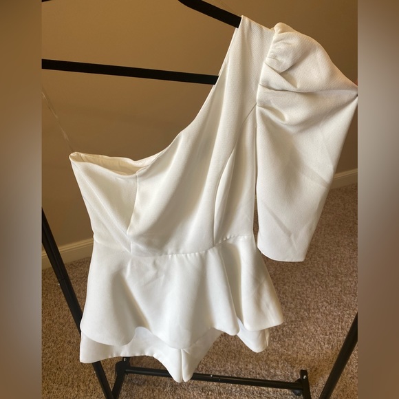 White one shoulder romper - Picture 2 of 3